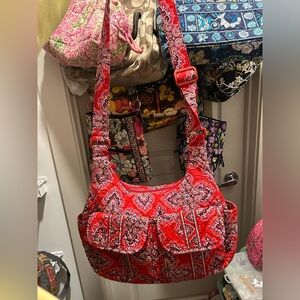 Vera Bradley- Frankly Scarlett- Cargo Sling messenger bag
